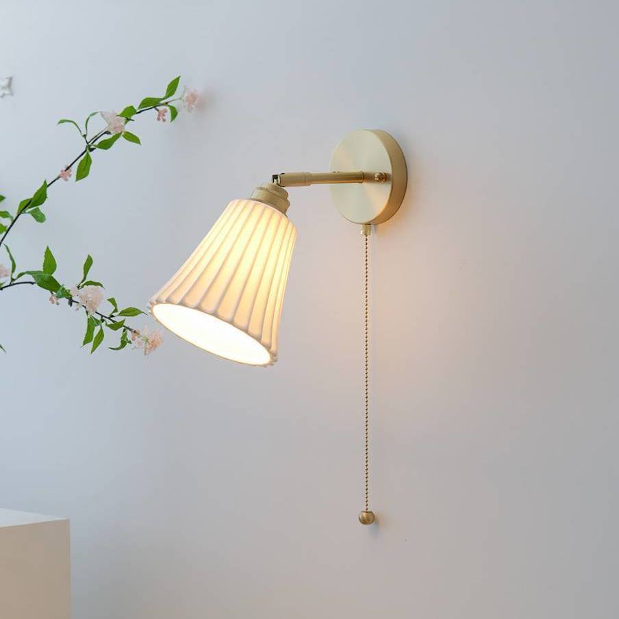 Taavita Modern Minimalist 1-Light Wall Lamp Made of Brass and Ceramic