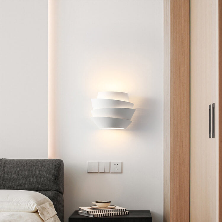 Taavita - Iron Wall Lamp with Double Light Points in Scandinavian Style