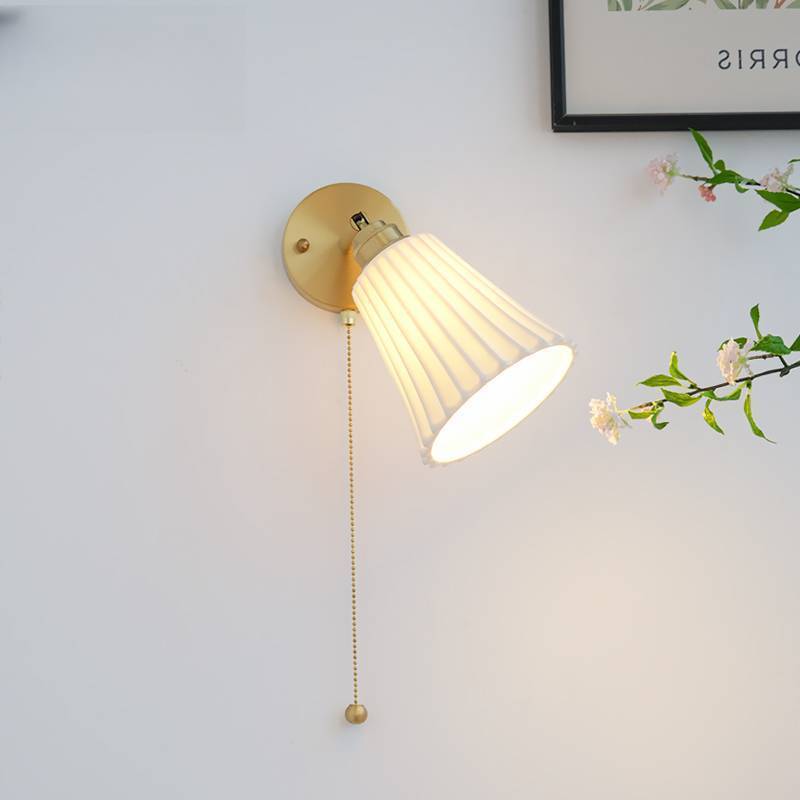 Taavita Modern Minimalist 1-Light Wall Lamp Made of Brass and Ceramic