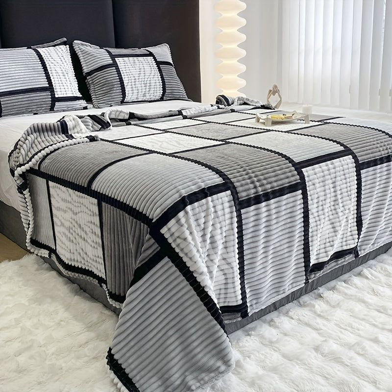 Taavita Ultra-Light Plush Blanket with Check Pattern – Soft & Elegant