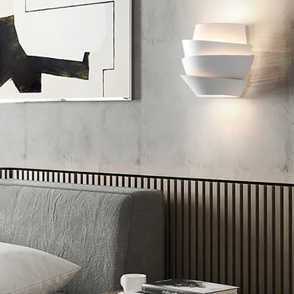 Taavita - Iron Wall Lamp with Double Light Points in Scandinavian Style