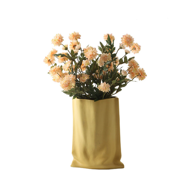 Taavita Ceramic Table Vase: Where Simplicity Meets Elegance