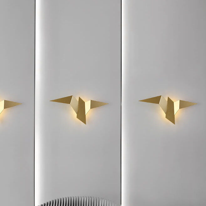 Modern Creative Flying Bird Metal LED Wall Light Lamp 1 Light