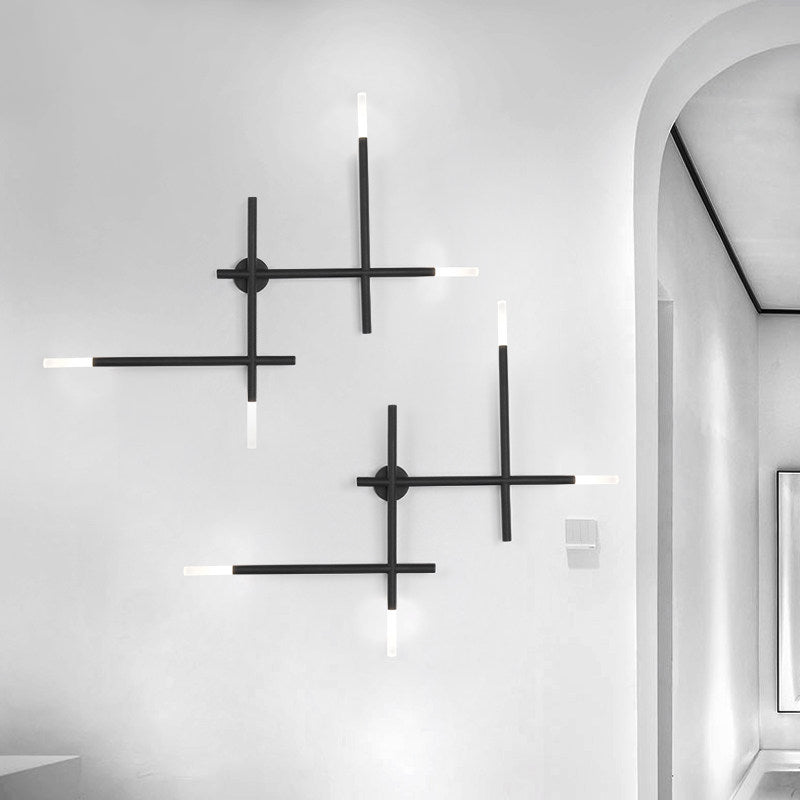 Metal Crossed Lines Wall Sconce Light Simplicity 4 Lights Black/Gold Wall Lamp in Warm/White Light Black Warm Clearhalo 'Cast Iron' 'Glass' 'Industrial' 'Modern wall lights' 'Modern' 'Tiffany' 'Traditional wall lights' 'Wall Lamps & Sconces' 'Wall Lights' Lighting' 142029