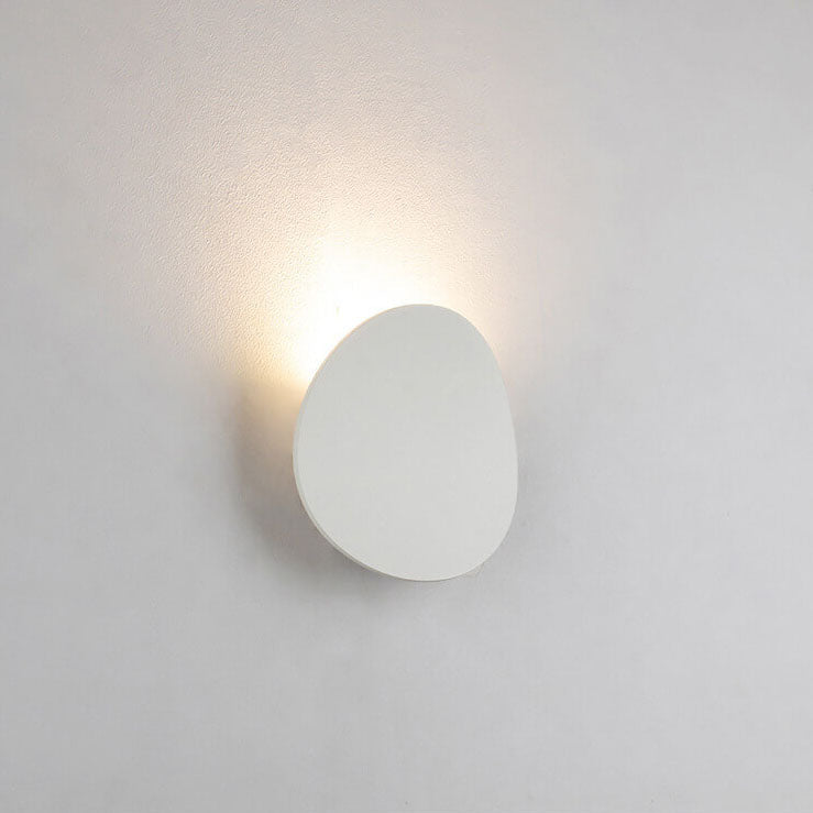 Minimalist Round 1-Light LED Wall Lamp for Indoor and Outdoor - IP65 Waterproof, Industrial Style, 7W, 700lm