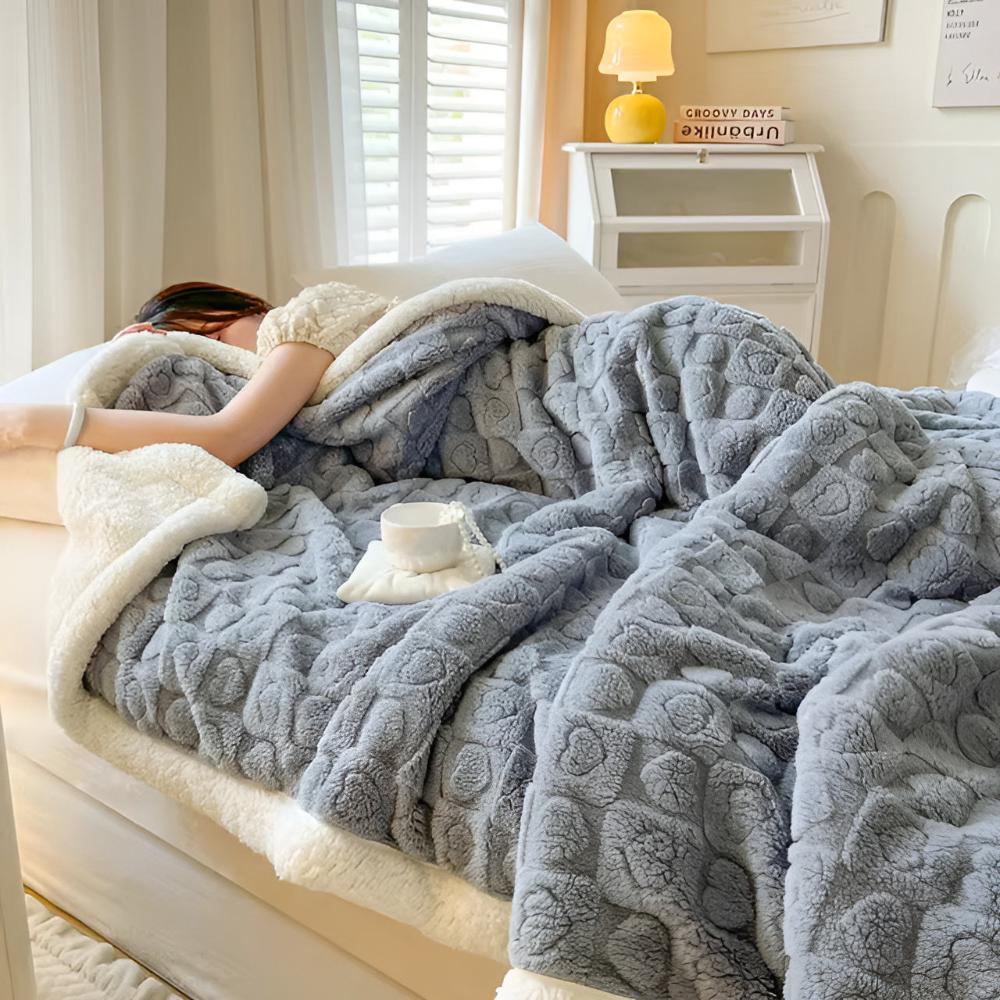 Cloud Heart Sherpa Blanket - Your Luxurious Companion for Winter Warmth