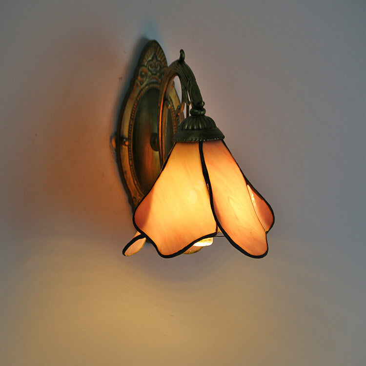 Vintage Taavita Petals Stained Glass 1-Light Wall Lamp