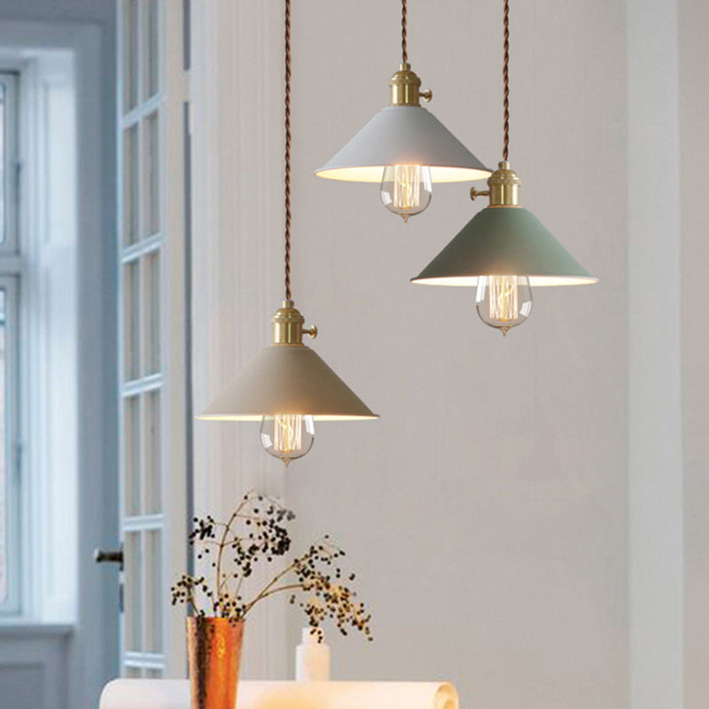 Modern Style Dining Room Pendant Lighting Metal Tapered Hanging Pendant Lamp