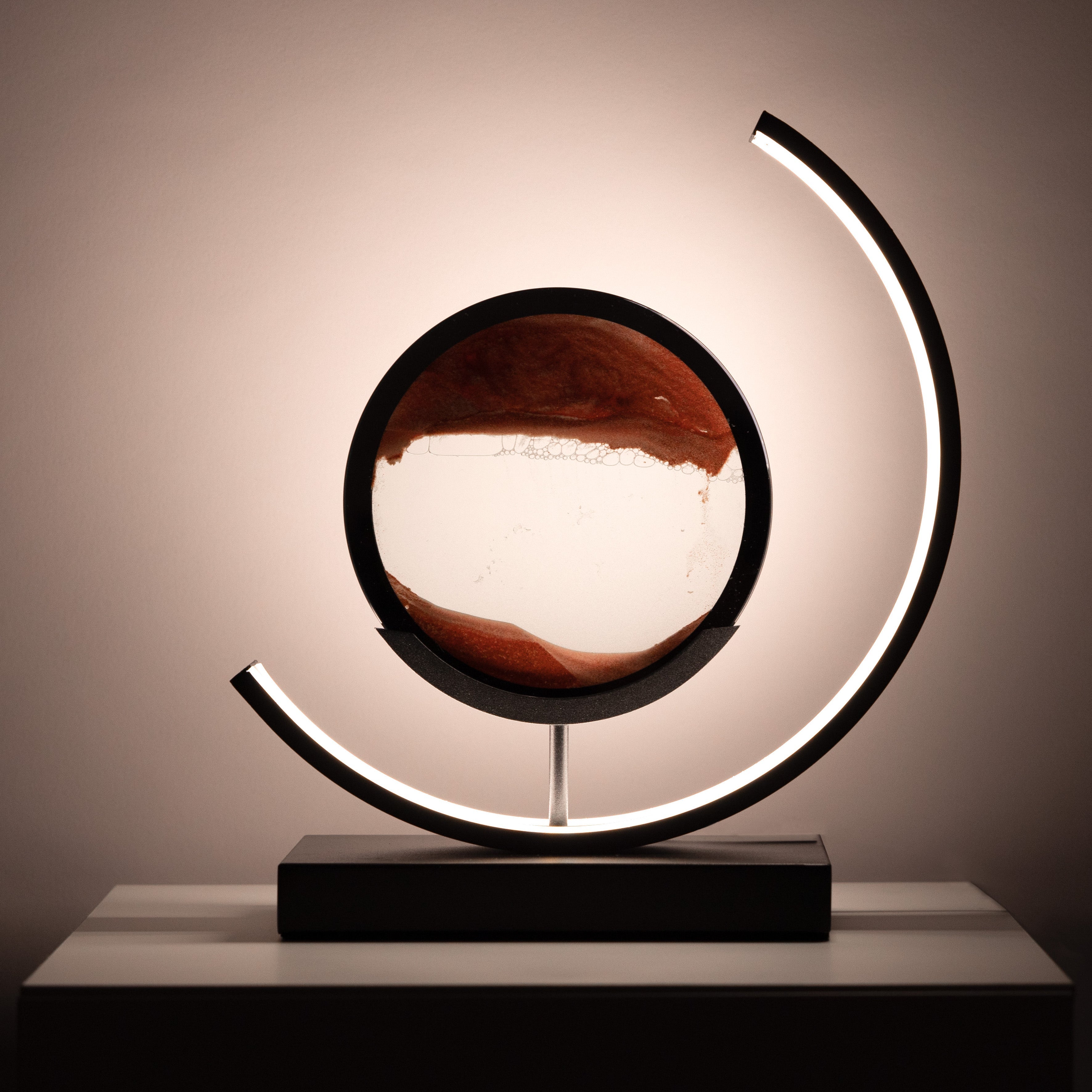 Taavita | Minimalistic Hourglass Lamp