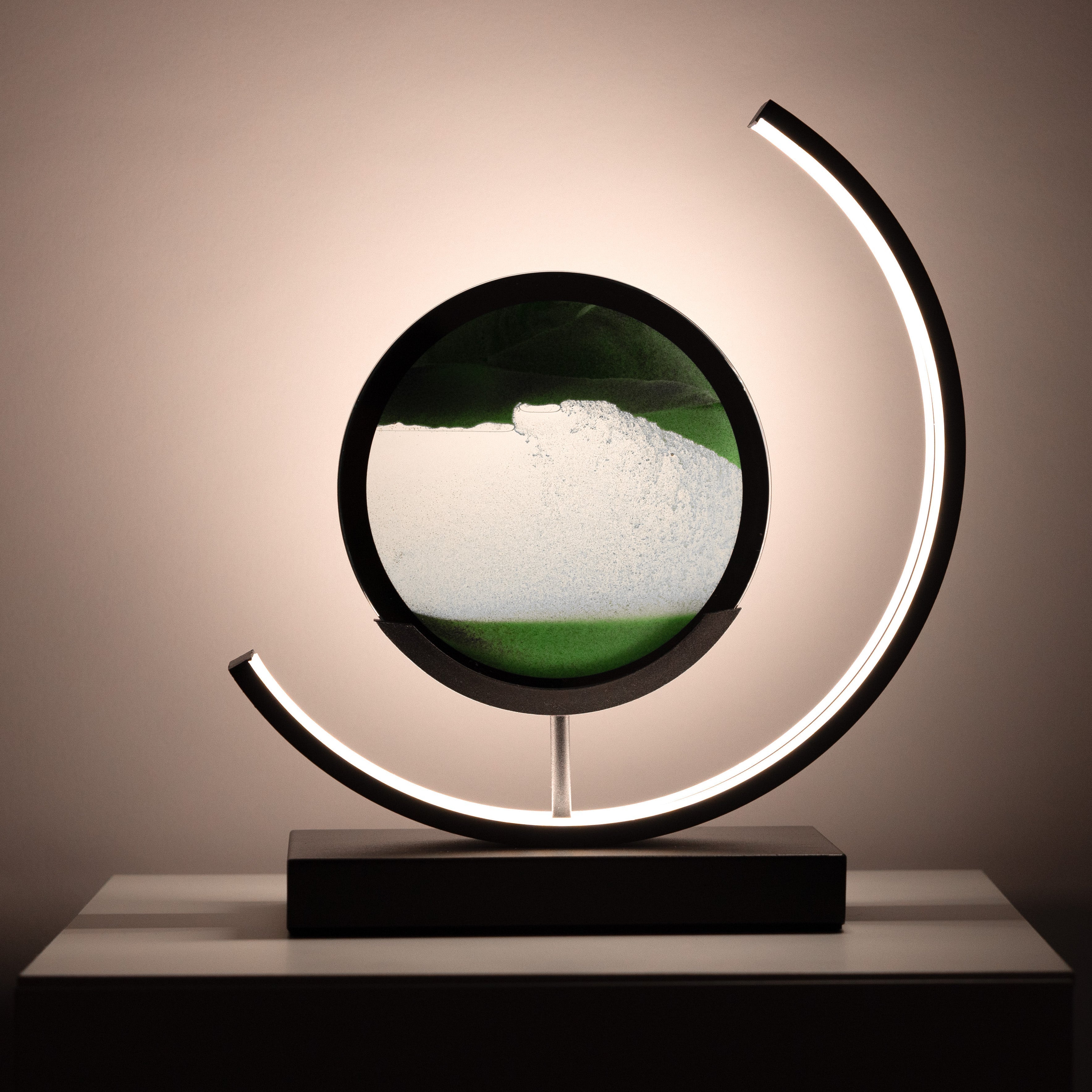 Taavita | Minimalistic Hourglass Lamp