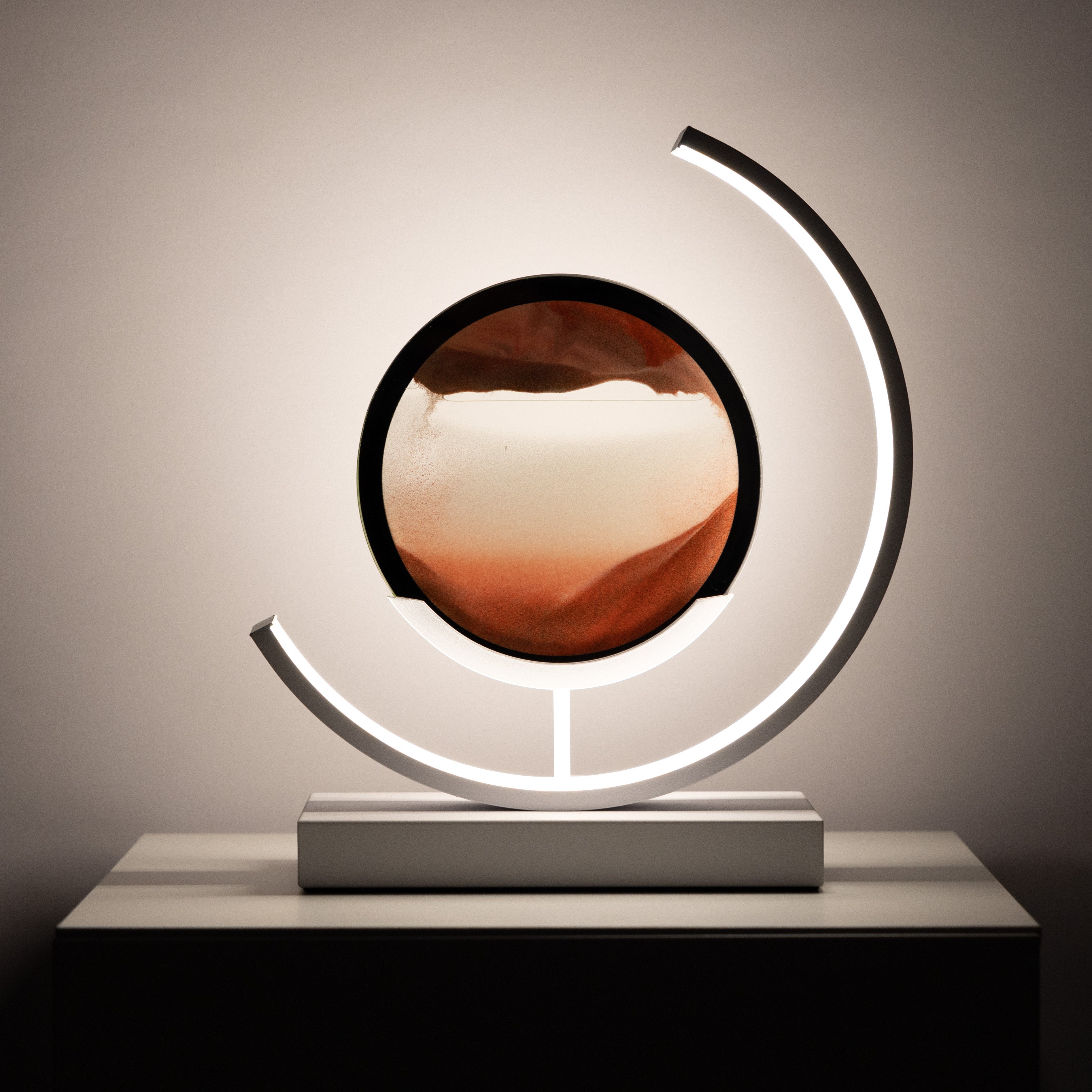 Taavita | Minimalistic Hourglass Lamp