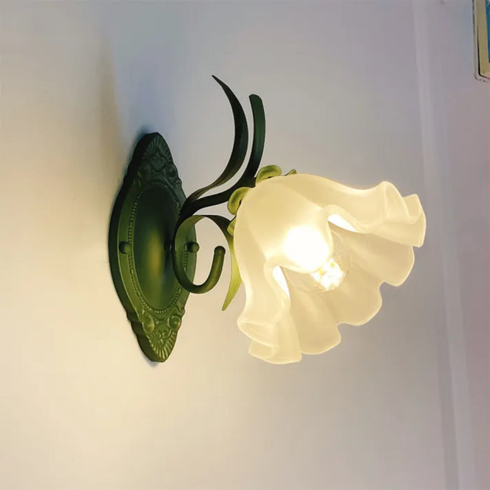 Taavita Floral Wall Lamp