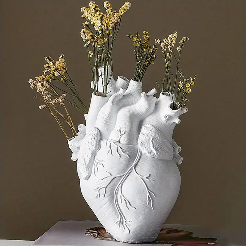 Taavita - Heart Vase in Various Colors for Romantic Decoration