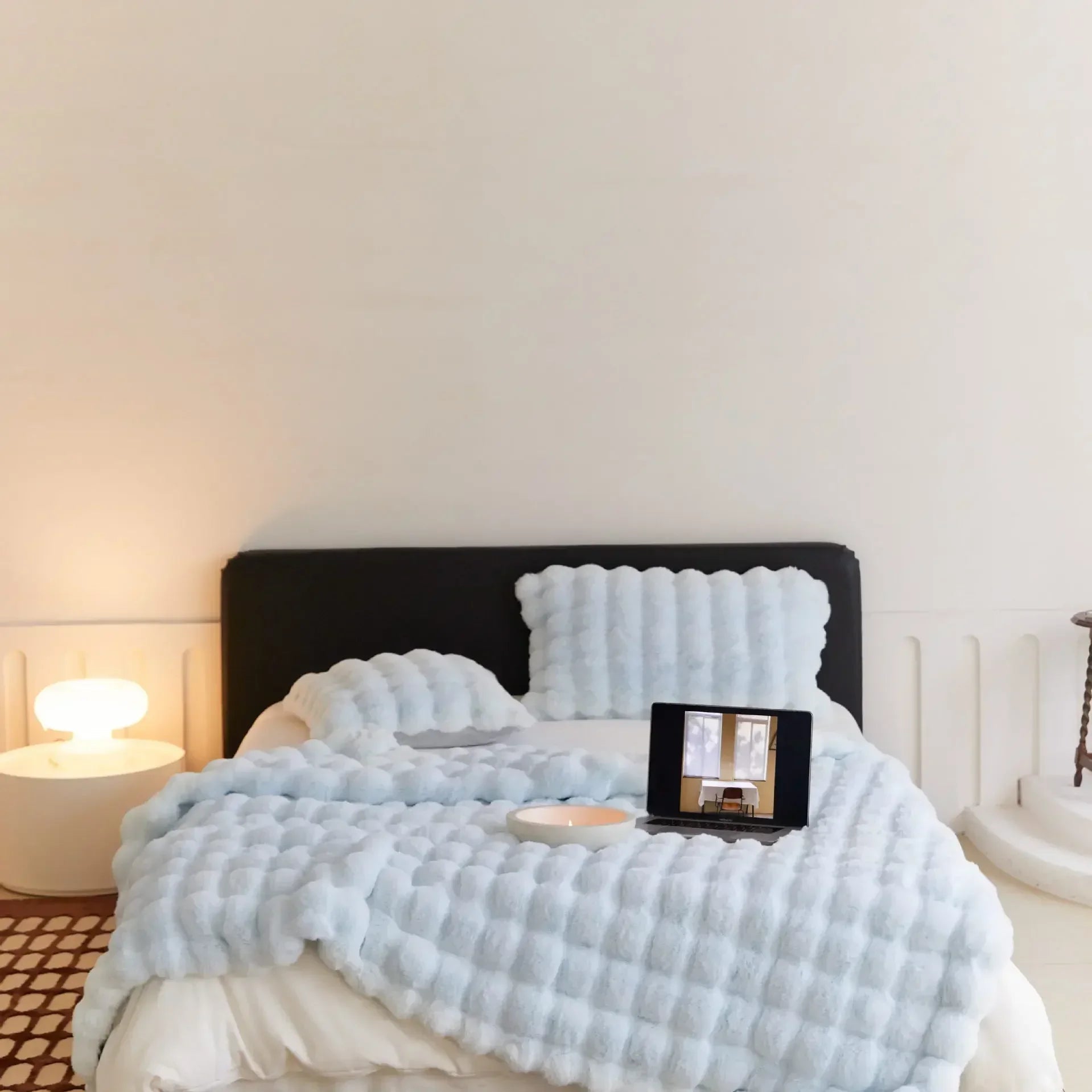 Taavita – Your Cozy Blanket for Comfortable Evenings