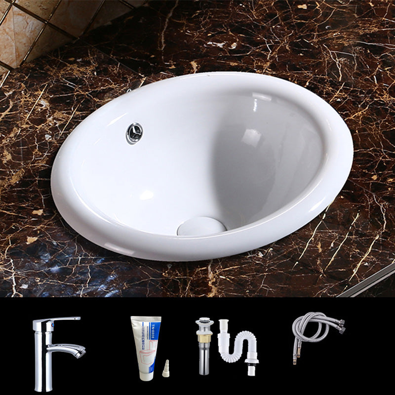 Modern Bathroom Sink Porcelain Oval-Shape Drop-in Bathroom Sink with Pop-Up Drain Clearhalo 'Bathroom Remodel & Bathroom Fixtures' 'Bathroom Sinks & Faucet Components' 'Bathroom Sinks' 'bathroom_sink' 'Home Improvement' 'home_improvement' 'home_improvement_bathroom_sink' 6786847