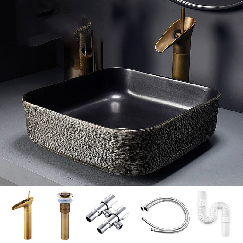 Modern Bathroom Sink Black Oval Ceramic Bathroom Sink with Faucet Clearhalo 'Bathroom Remodel & Bathroom Fixtures' 'Bathroom Sinks & Faucet Components' 'Bathroom Sinks' 'bathroom_sink' 'Home Improvement' 'home_improvement' 'home_improvement_bathroom_sink' 6926922