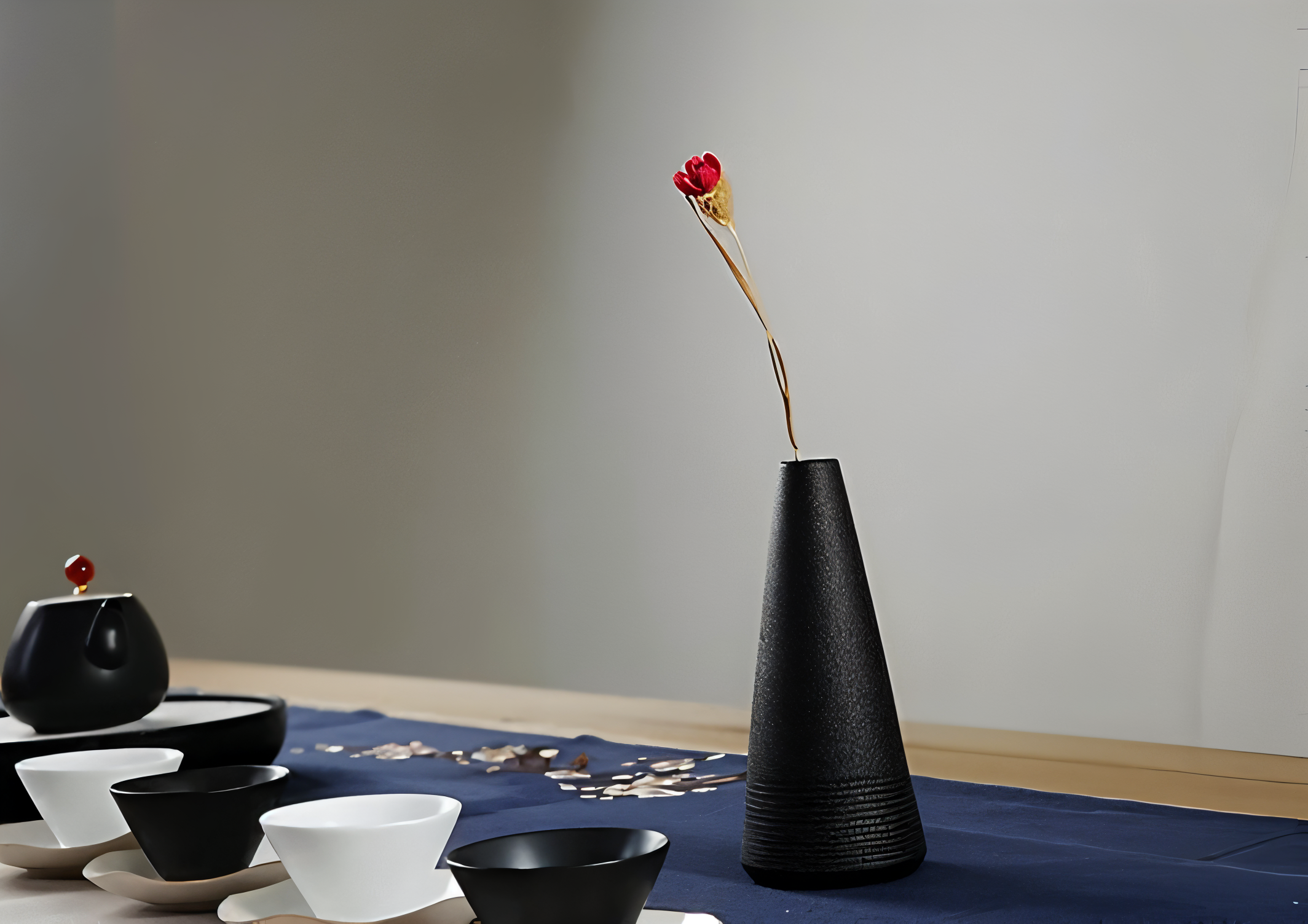 Taavita - Black Ceramic Vase with Textured Design for Flower Arrangements