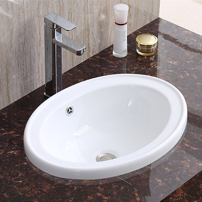 Traditional Drop-in Bathroom Sink Oval Porcelain with Faucet Basin Sink Clearhalo 'Bathroom Remodel & Bathroom Fixtures' 'Bathroom Sinks & Faucet Components' 'Bathroom Sinks' 'bathroom_sink' 'Home Improvement' 'home_improvement' 'home_improvement_bathroom_sink' 7110004