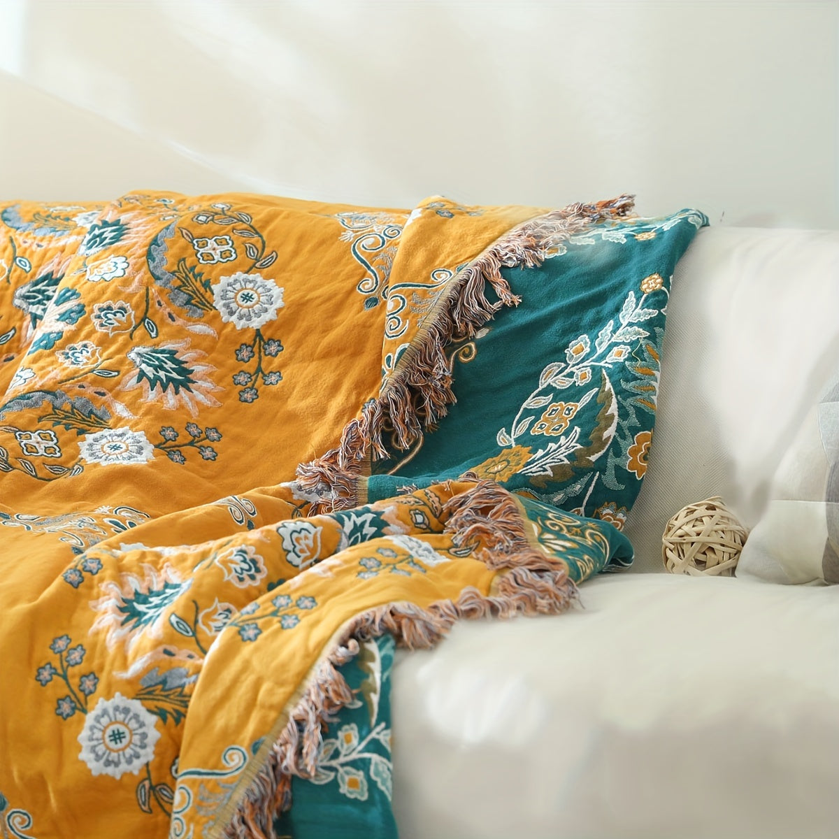 Taavita Vintage Flower Cotton Blanket with Tassels – Sofa Blanket & Nap for Stylish Living