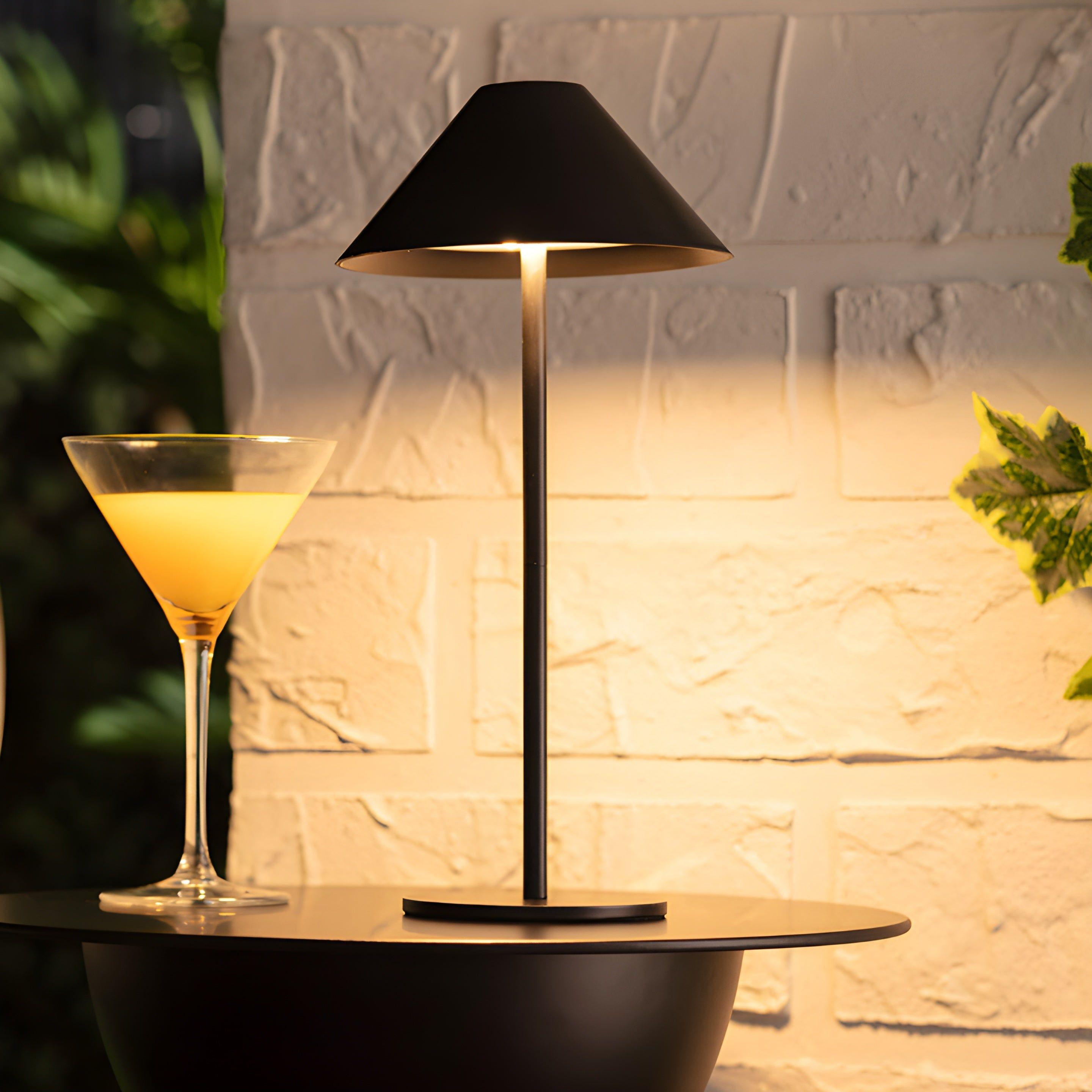 Taavita - Minimalistic Dimmable Touch Table Lamp - Waterproof and Rechargeable Light Color