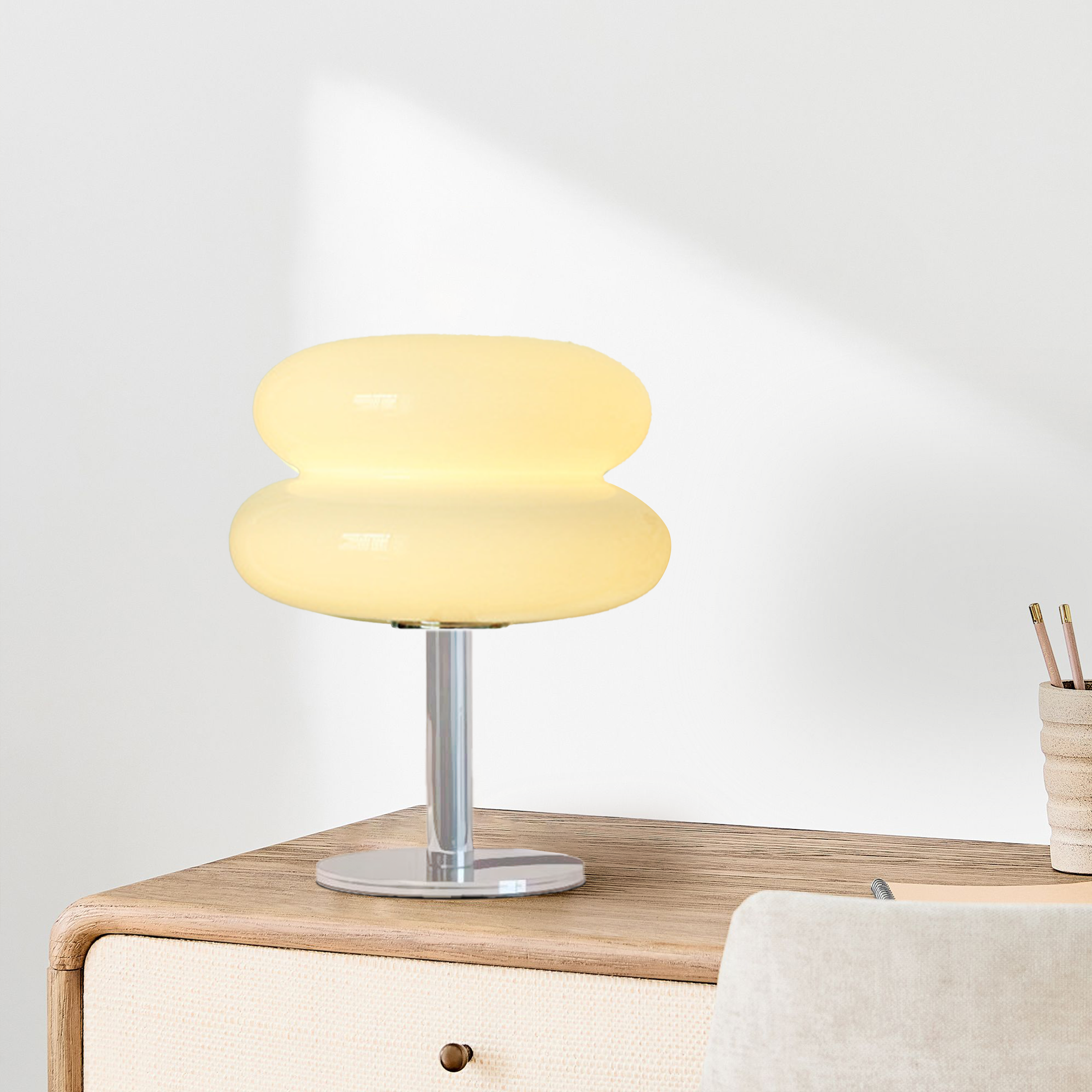 Taavita Minimalistic Table Lamp Made of Glass - Elegant Minimalist Design for Modern Spaces