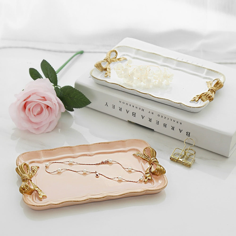 Taavita Resin Serving Tray: Elegance Meets Functionality