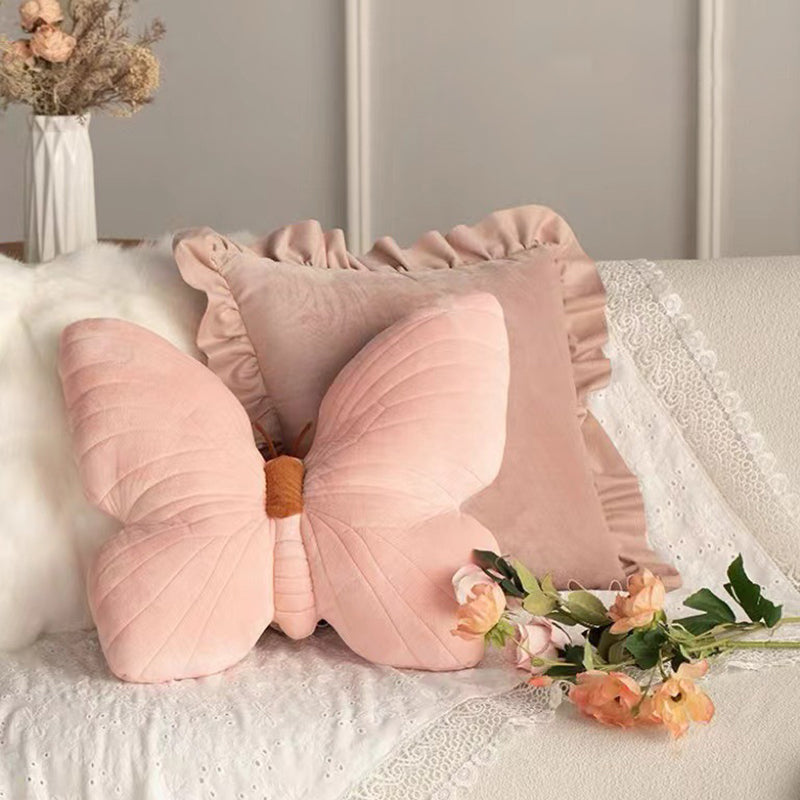 Taavita – Your new favorite pillow with an elegant butterfly design for cozy moments