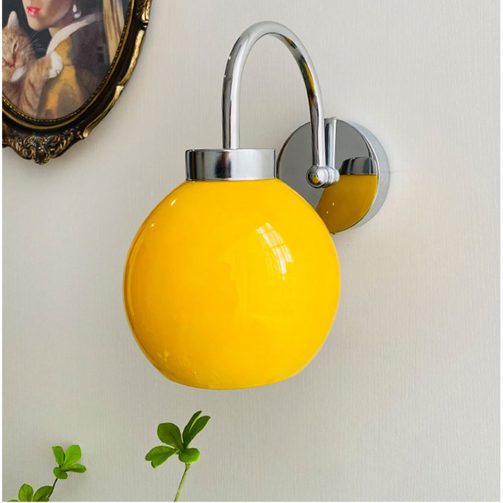 Taavita | Elegant spherical wall lamp