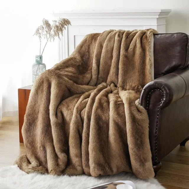 Taavita Nordic Frost Faux Fur Blanket