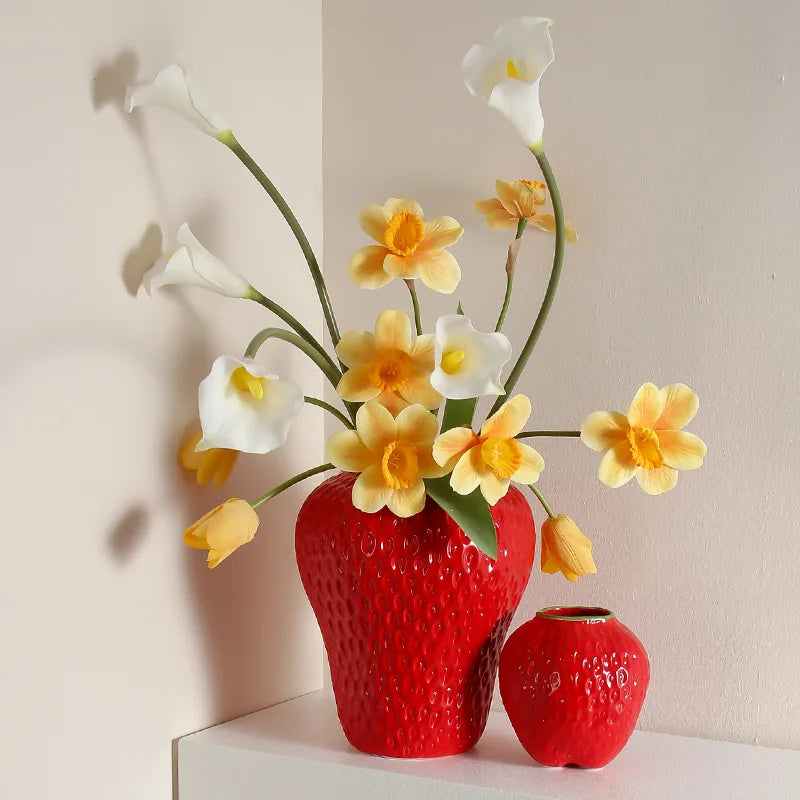 Taavita - Strawberry Ceramic Vase