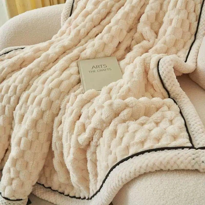 Taavita | Cozy Blanket Made of Thick Coral Fleece | Reversible Blanket