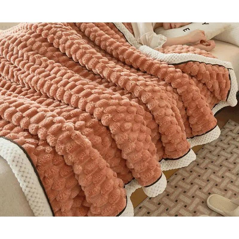 Taavita | Cozy Blanket Made of Thick Coral Fleece | Reversible Blanket