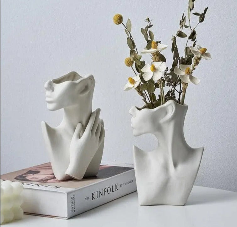 Taavita | Timeless Neck Vase