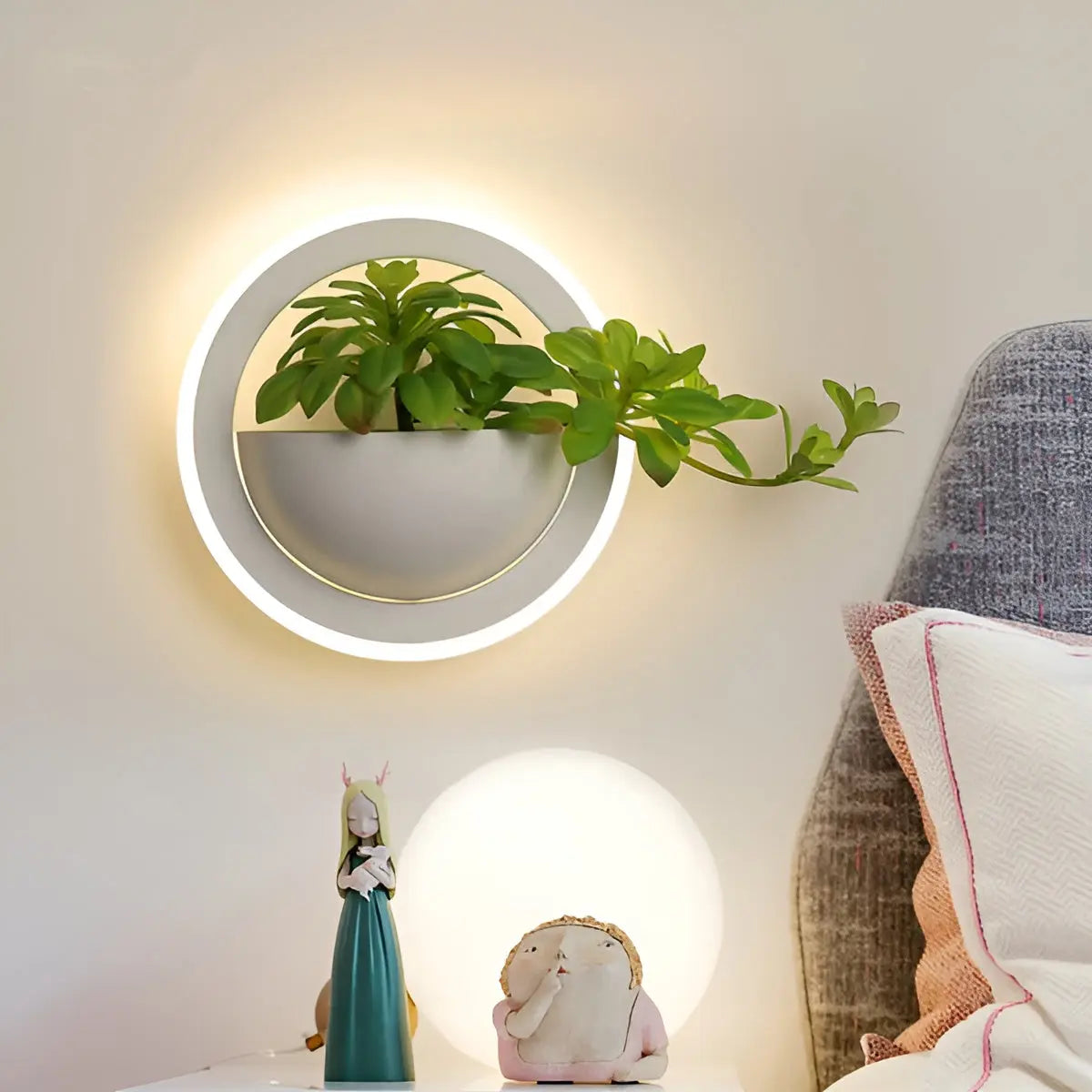 Taavita | Minimalistic, Nature-Inspired Wall Lamp