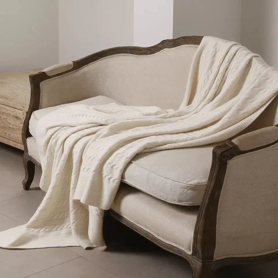 Taavita Knitted Blanket – Cream – Luxurious and Soft