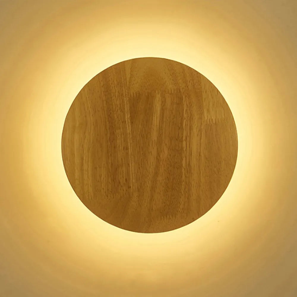 Scandinavian Wooden Wall Lamp – Elegant and Functional