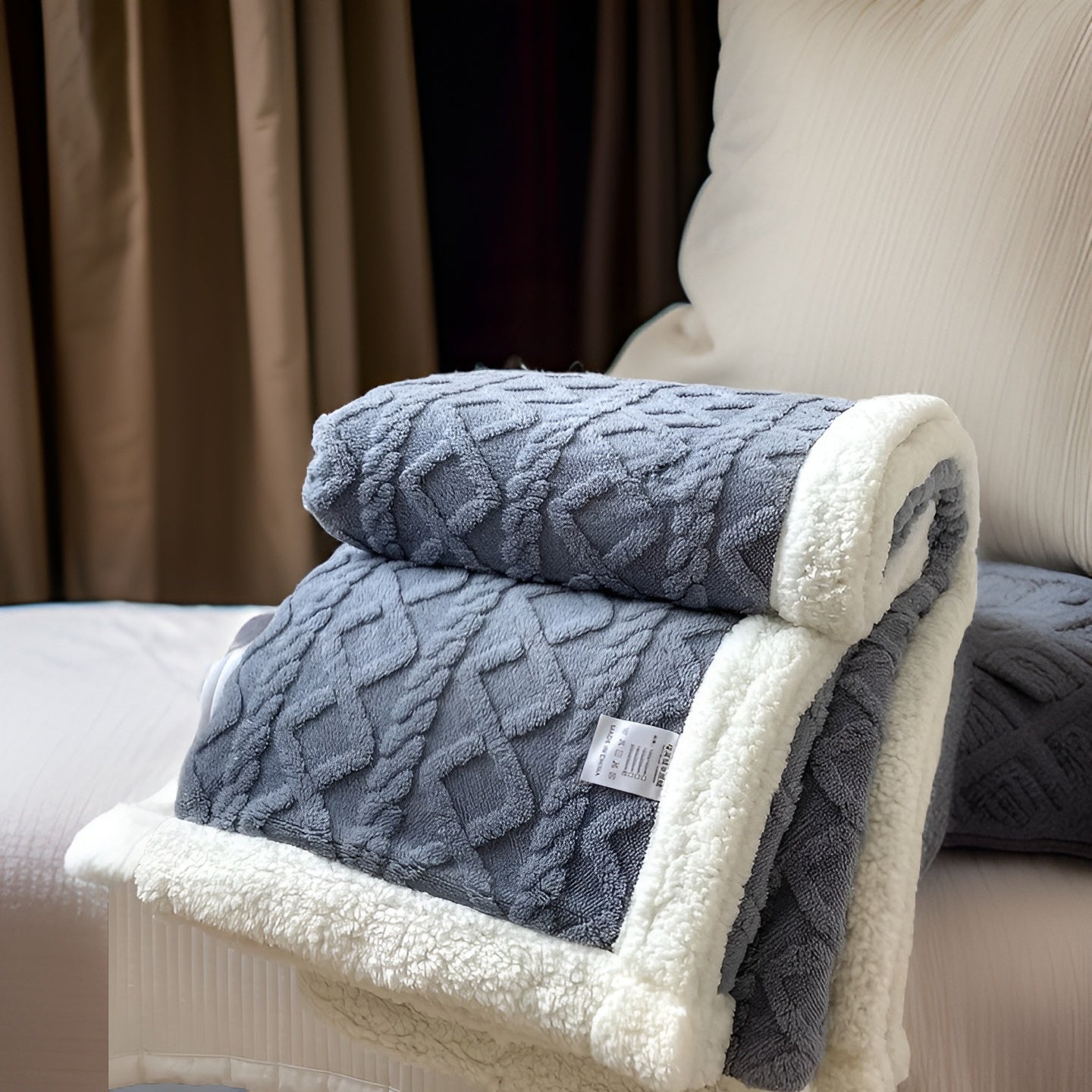 Cozy Cuddle - Double-Sided Plush Cashmere Fleece Blanket for Nightly Warmth with Style