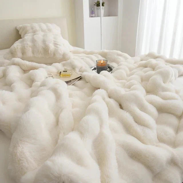 Transforming Faux Fur Blanket – Fluffy and Warm