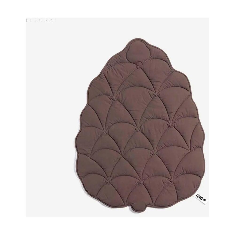 Taavita - Dog Blanket in Leaf Shape