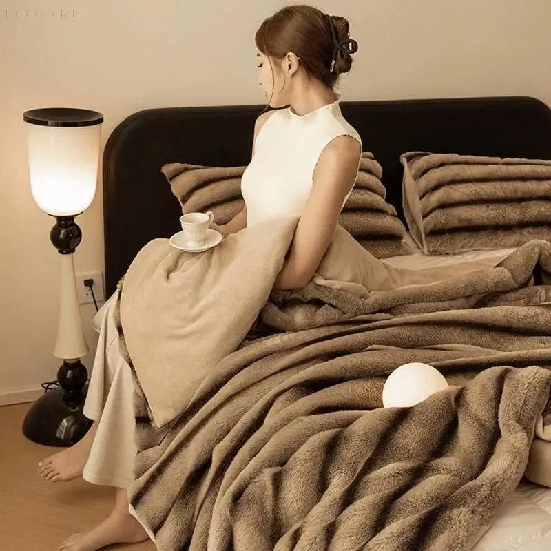 Taavita - Elegant, Comfortable, and Warm Winter Blanket for a Luxurious Sleeping Experience