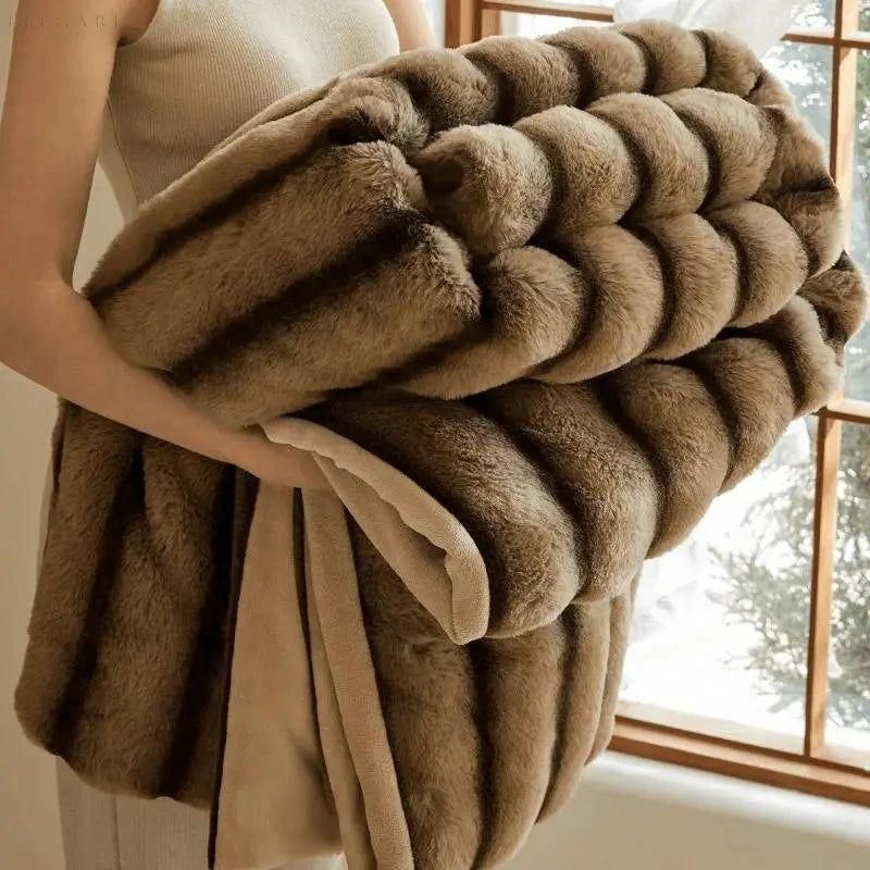 Taavita - Elegant, Comfortable, and Warm Winter Blanket for a Luxurious Sleeping Experience