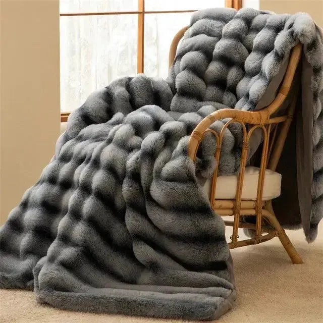 Taavita - Elegant, Comfortable, and Warm Winter Blanket for a Luxurious Sleeping Experience