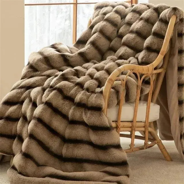 Taavita - Elegant, Comfortable, and Warm Winter Blanket for a Luxurious Sleeping Experience