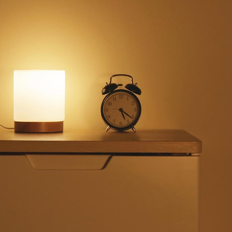 Taavita | Minimalistic Lamp with Natural Wood Base