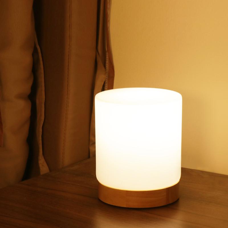 Taavita | Minimalistic Lamp with Natural Wood Base