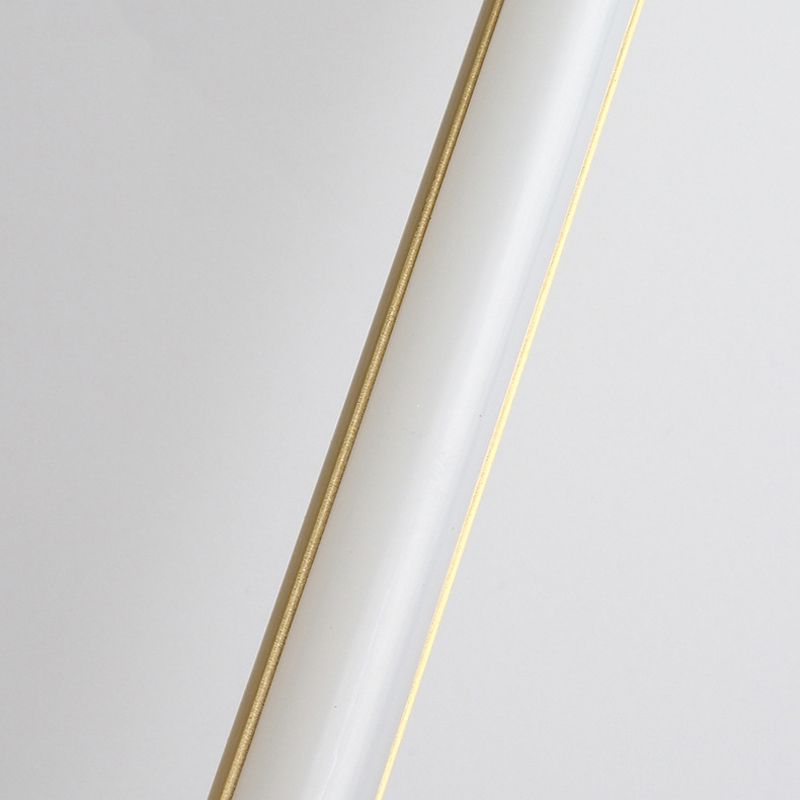 Taavita | Vertical Wall Lamp