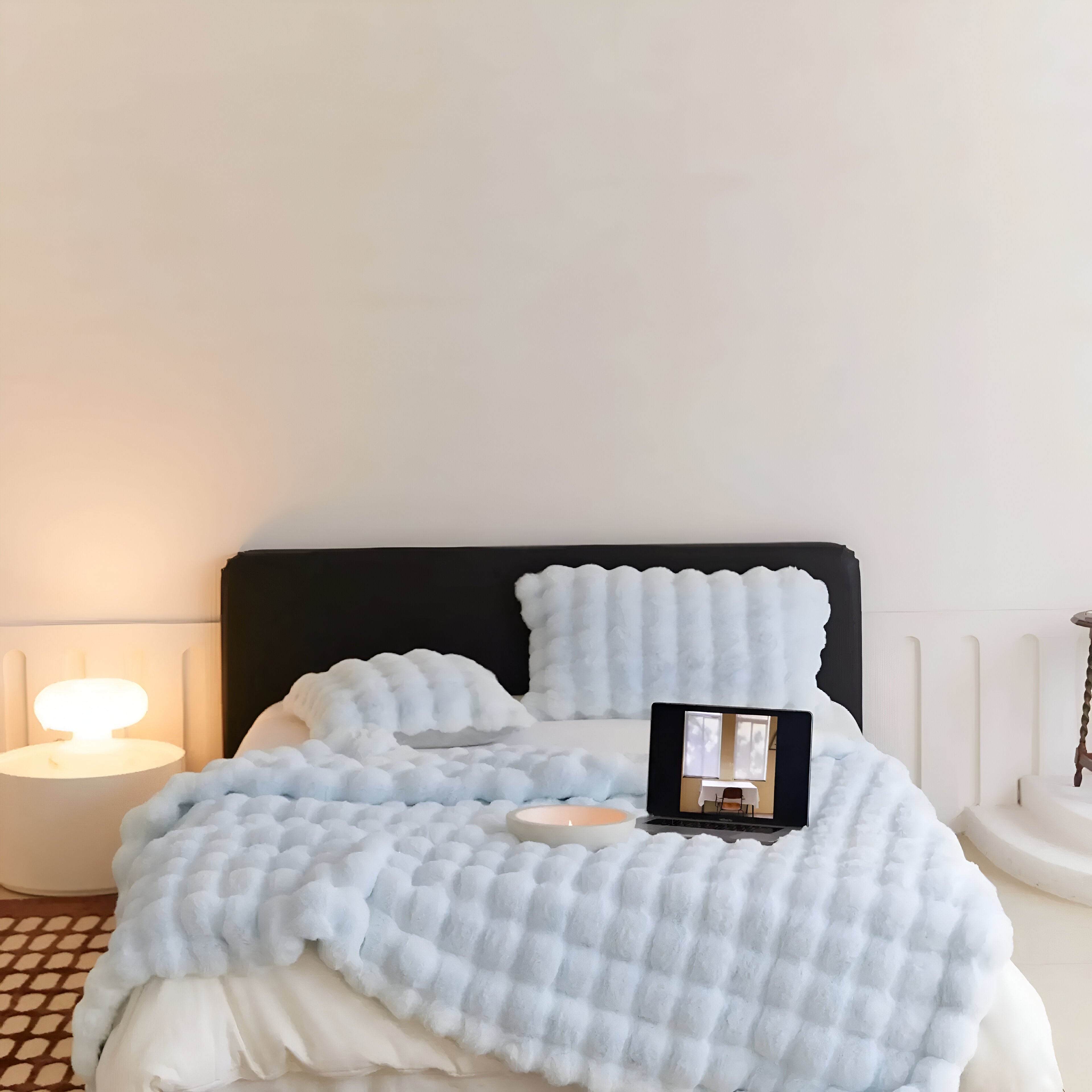 Taavita Karierte Fuzzy Blanket - soft and comfortable, the stylish relaxation companion for any room.