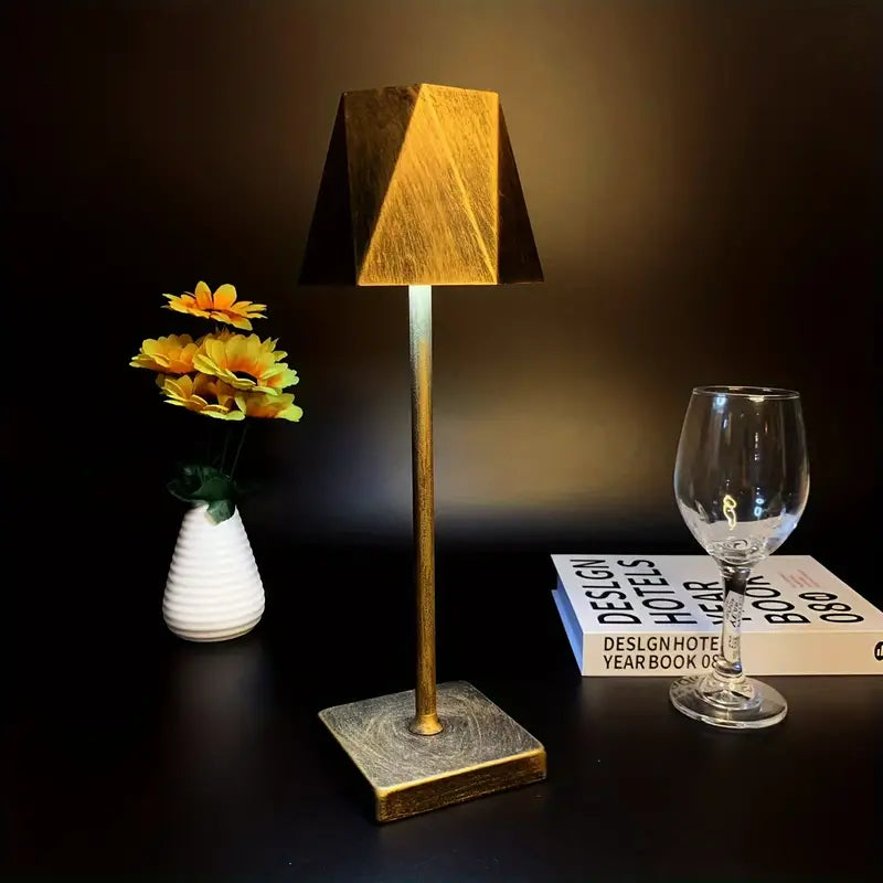 Taavita | Dimmable Luxury & Minimalistic Table Lamp