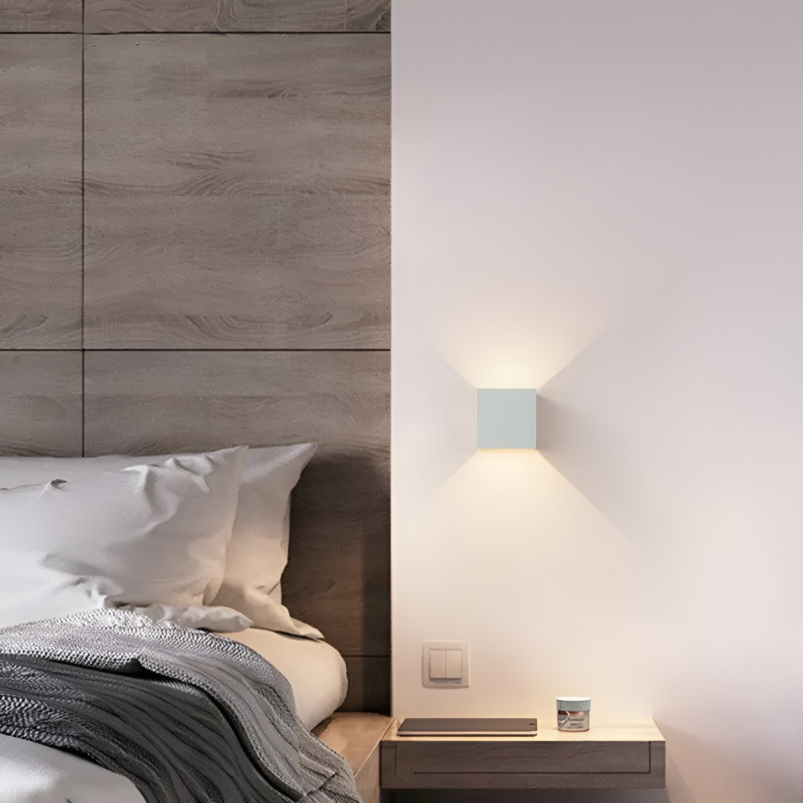 Taavita 2.0 - Modern LED Wall Lamp with Motion Sensor