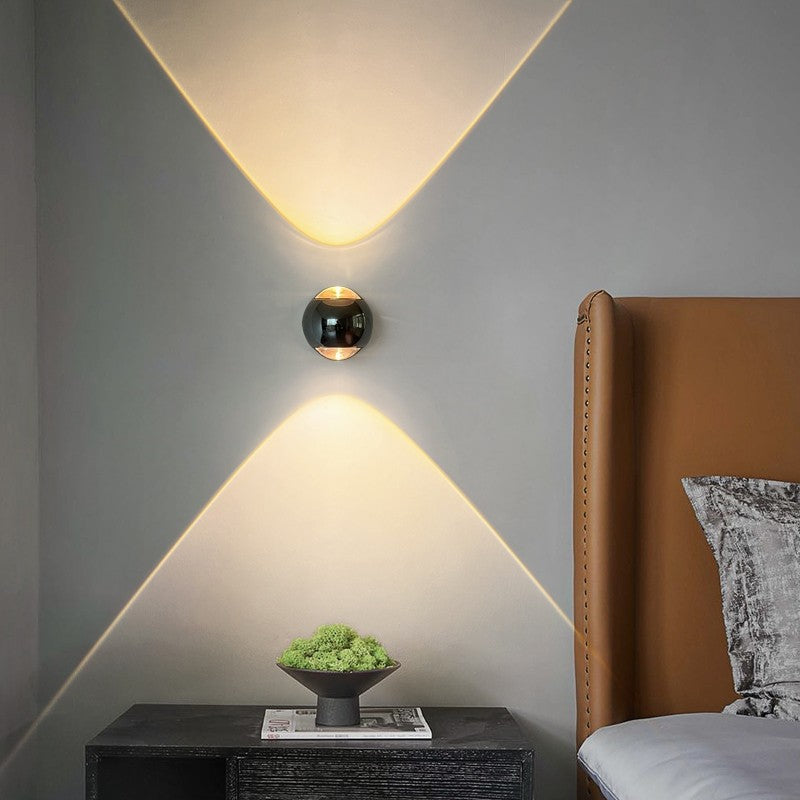 Taavita Radiance Wall Lamp: Illuminate Your Space with Flexibility